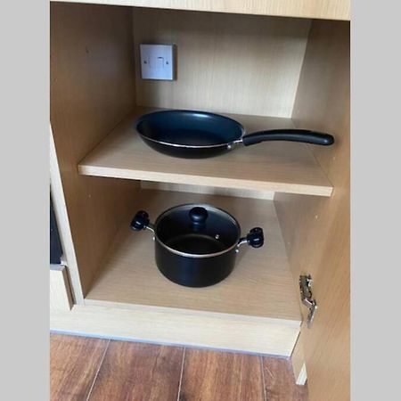3 Bed Contemporary Crewe Apartment מראה חיצוני תמונה