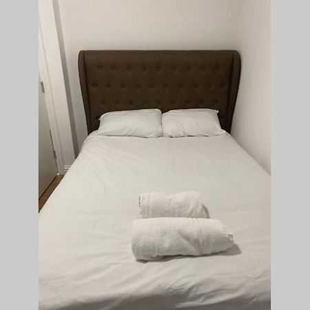 3 Bed Contemporary Crewe Apartment מראה חיצוני תמונה