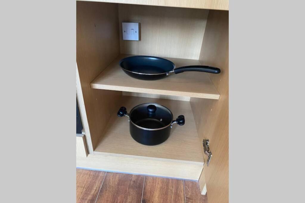 3 Bed Contemporary Crewe Apartment מראה חיצוני תמונה